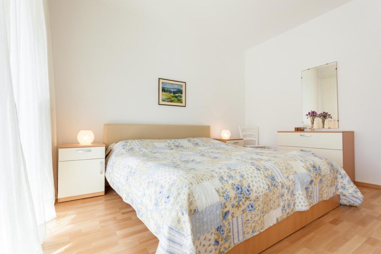 Apartment Maria Malinska Εξωτερικό φωτογραφία